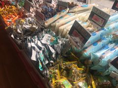 -老婆大人量贩零食连锁(萧山临浦店)