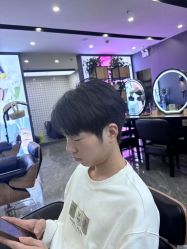 -藤野造型烫染·漂发