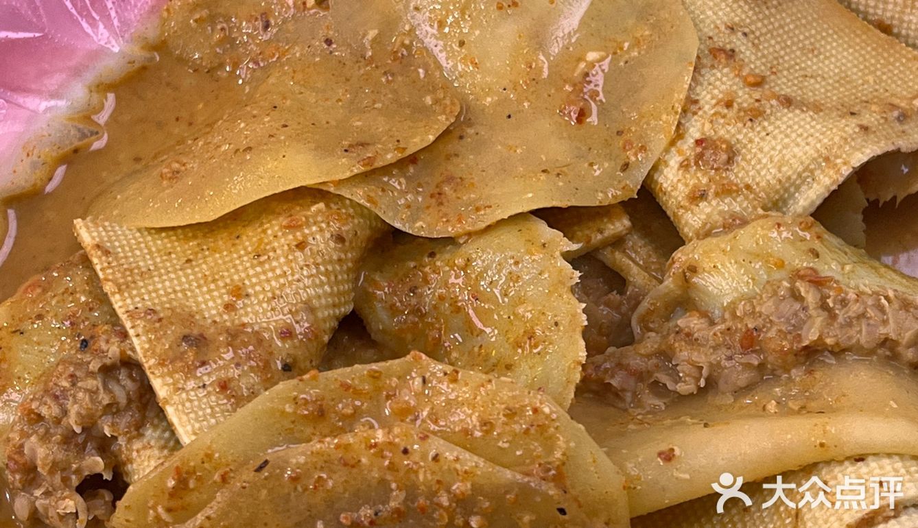 我真的会被西安回民街的牛肉饼圈粉……