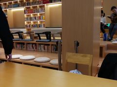 -漕河泾街道图书馆(漕河泾社区文化活动中心店)