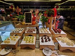 -大中华希尔顿酒店-念自助餐·嗨啤·小龙虾
