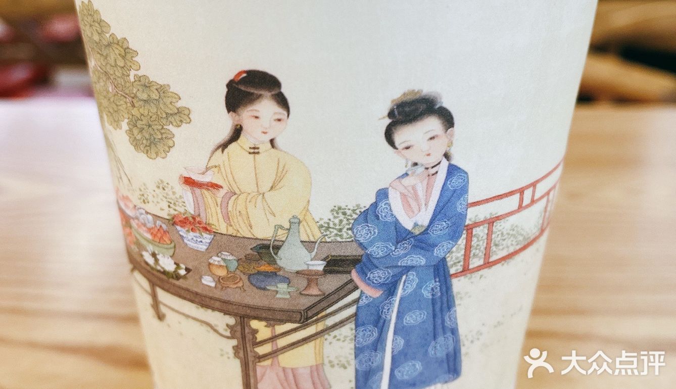 一朵小红花丨秋天的第一杯奶茶