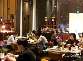 静安瑞吉酒店小龙虾自助晚餐
