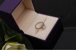 -威德钻石-克拉钻大本营(南京东路店)