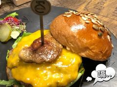 -HIGH FIVE哈福手工汉堡(桂林路店)