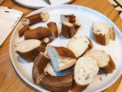 碱水面包-WHEAT&BAKER-麥(凯德来福士店)