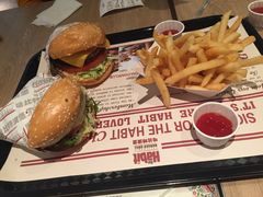 -The Habit Burger Grill 哈比特汉堡(复兴soho店)