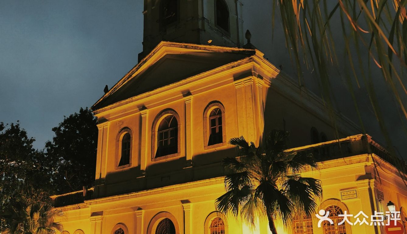 像是走进了港片里的场景！澳门这里夜景太惊艳