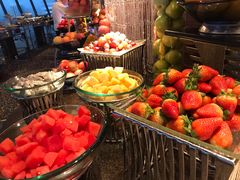 自助取餐区-广州花园酒店-凌璇阁360度高空海鲜自助餐CAROUSEL