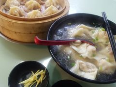 蟹黄汤包-食惠里小笼包面馆(越秀店)