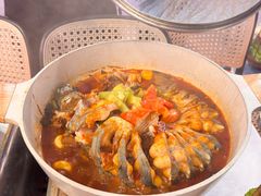 -刘姐啤酒鱼民族演艺餐厅(西街总店)