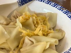 一两开洋-笑来喜馄饨小笼工坊店(湖滨街店)