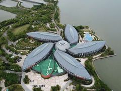 -上海滴水湖皇冠假日酒店