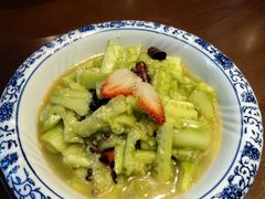 -东口码头·烧鸽子·鱼头泡饼·地方菜(金鹰悦城店)