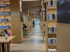 -漕河泾街道图书馆(漕河泾社区文化活动中心店)