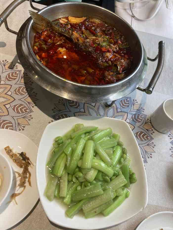 湘香阁(安顺路店)-"朋友推荐的一家小餐馆,环境很一般,但是人.