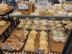 -顶东面包花园·生日蛋糕(世博店)