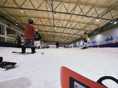 -乔波室内滑雪场