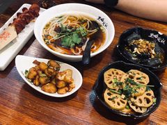 -黑白电视长沙小吃(美林M·LIVE天地东座店)