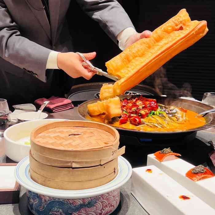 拾久(朝阳公园店)-"餐厅在湖边,一进门人还挺多,都在等排位,.