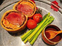 惠灵顿牛排-弦月窗LUNETTE BY AMANDA(复兴路店)