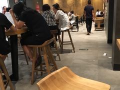 大堂-星巴克臻选(舟山凯虹广场店)