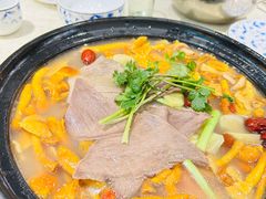-九寨沟特色牦牛肉汤锅
