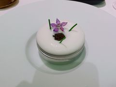 鱼子酱配大米慕斯-TRB Forbidden City(故宫店)