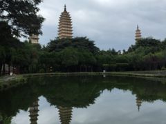 -三塔倒影公园