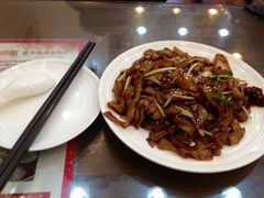 干炒牛河-甜蜜蜜港式茶餐厅(虹梅店)