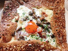 鸡蛋蘑菇熏肉荞麦可丽饼-RAC BAR(安福路店)