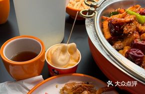 Live Shrimp and Squid Pot