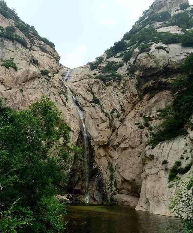 锦州大石湖风景区-"在义县瓦子峪镇碾盘沟村,开车路过村子里的.