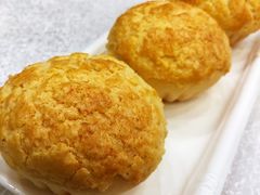 酥皮粒粒菠萝包-龙的酒楼·手工早茶·顺德菜(近良路店)
