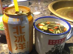 -沪小二炭火蛙锅(淮海中路美食不夜城店)