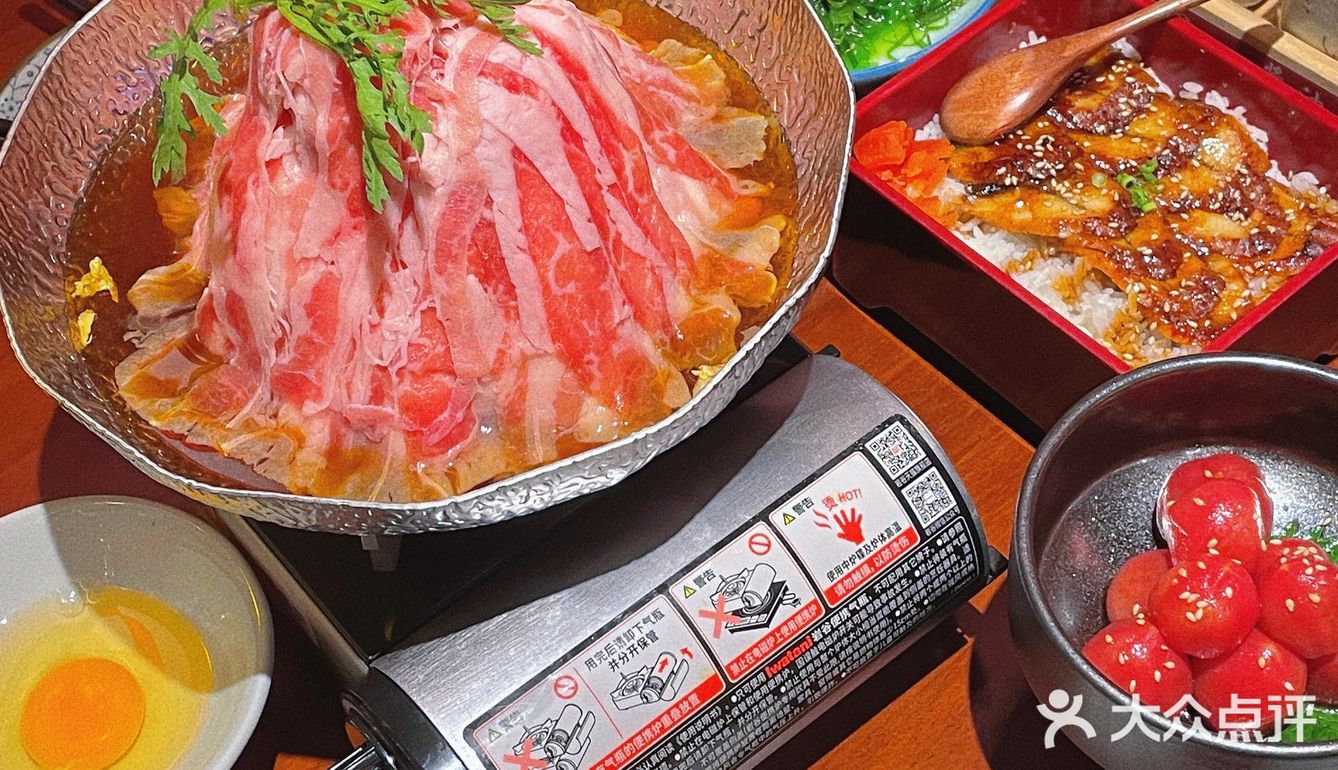 里面满满的食材 裹上新鲜蛋液真的不要太好吃
