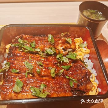 今天下班路过东交民巷，忍不住一个人来探一下杏木千鹤