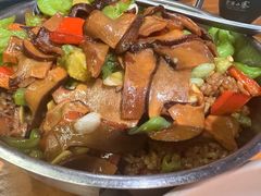 -老滇山寨•云南特色菜•地方菜•民族风情歌舞表演(金碧店)