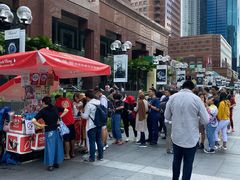 -詹爷爷乌节路街头冰淇淋