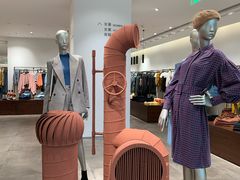 -URBAN REVIVO(高德置地广场·春广场店)