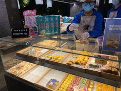 面包甜点陈列柜-百年同和·江南点心院(山塘街店)