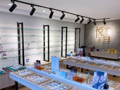 -悦目眼镜(蔡司战略合作门店)