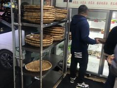 面包甜点陈列柜-德四家·云南傣味烧烤品牌(和谐店)