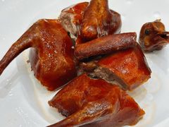 脆皮乳鸽-喜宴又一村·粤菜·茶点·海鲜(壹方天地店)