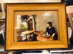 朱一龙-星巴克臻选(思南公馆店)