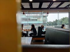 靠窗位-72街红烧排骨饭(海珠丽影广场店)