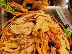 -菌海森林·非遗野生菌火锅(西山区滇池路摩根道店)