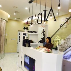 -新蝶变皮肤管理中心