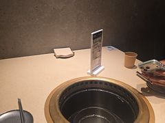 -蚂蚁洞·烤肉大营地(上海静安大悦城店)