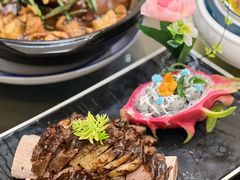 炭烤牛肋骨拼沙律-聚汇三少·龙虾·中餐厅(莫邪路新天地店)